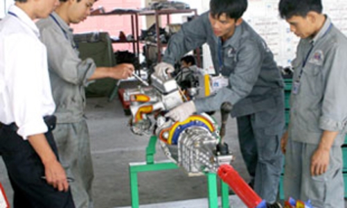 Xuất khẩu lao động: 61 huyện nghèo và trở ngại học vấn