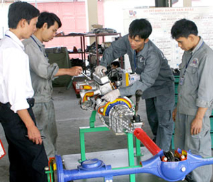 Trình độ học vấn thấp cũng gây khó khăn cho việc học nghề.