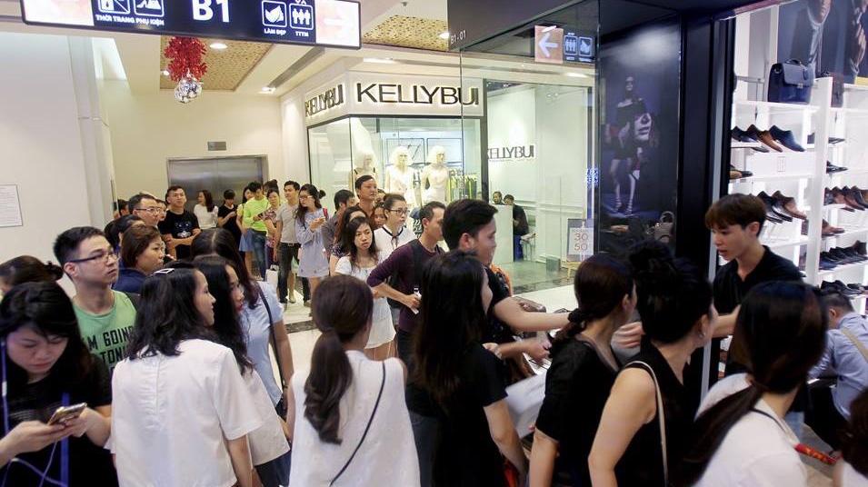 Mô hình One Stop Shopping tích hợp nhiều dịch vụ: mua sắm, ăn uống, vui chơi, xem phim… đang rất thành công - Ảnh: Zing.