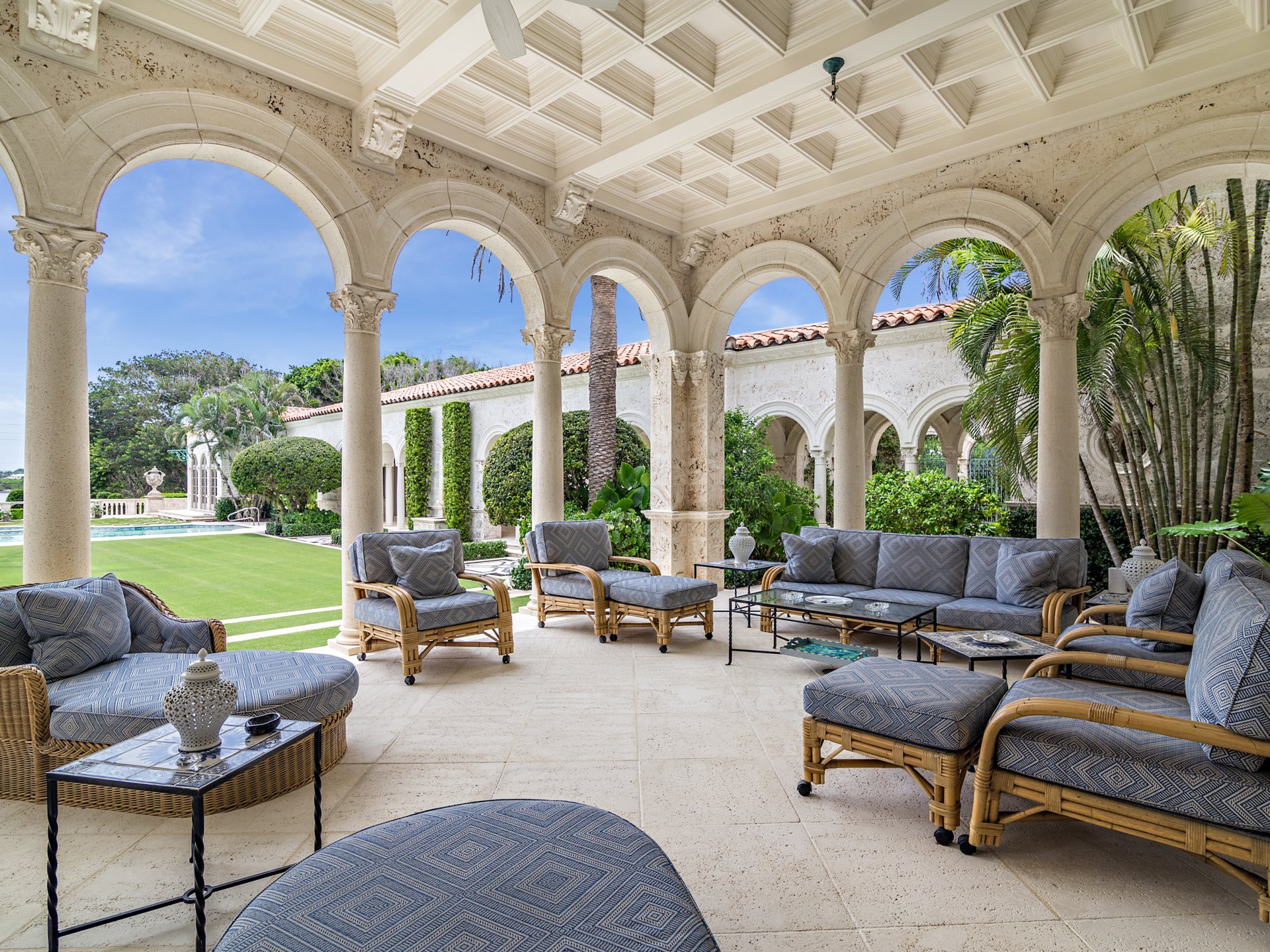 Cận cảnh dinh thự đắt nhất khu bờ biển tỷ phú của Mỹ - Ảnh 23.