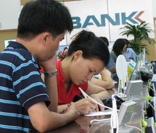 Giao dịch tại Ngân hàng An Bình (ABBank).