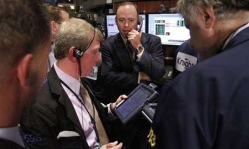 Nỗi lo nợ công chưa dứt, Phố Wall trồi sụt