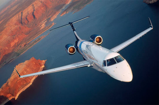 Máy bay phản lực riêng dòng Legacy 600 của hãng Embraer.