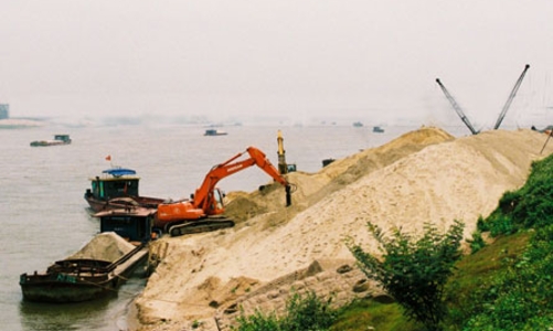 Thủ tướng yêu cầu rà soát hoạt động xuất khẩu cát