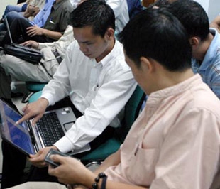 Thông tin từ thị trường thế giới vẫn là một yếu tố được nhà đầu tư quan tâm.