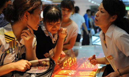 Thế giới tuần 28/3-3/4: Lạm phát và sốt vàng