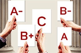 Theo hãng tin BBC, dự kiến, từ tháng 12 năm nay, Ủy ban Châu Âu (EC) sẽ áp dụng quy định mới yêu cầu “bộ ba” xếp hạng của Mỹ phải đưa ra cơ sở chi tiết cho việc xếp hạng và lý giải vì sao họ nâng hay hạ bậc tín nhiệm trái phiếu của một quốc gia.