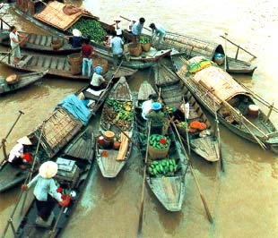 Một khu chợ trên sông tại ĐBSCL.