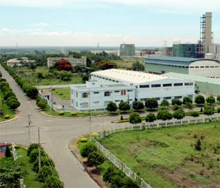 Theo một con số thống kê của Vụ Quản lý các khu công nghiệp, tính chung các khu công nghiệp cả nước, tỷ lệ lấp đầy chỉ đạt 46% với 17.000 héc ta đất đã cho thuê.