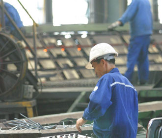 Sản xuất tại Công ty Thép Việt - Úc.