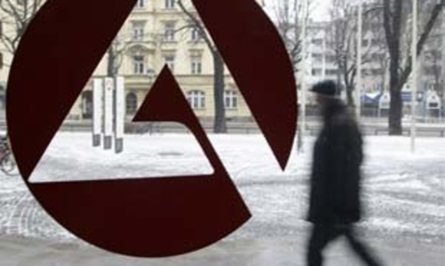 Vì sao châu Âu “bình chân như vại” trước khủng hoảng?