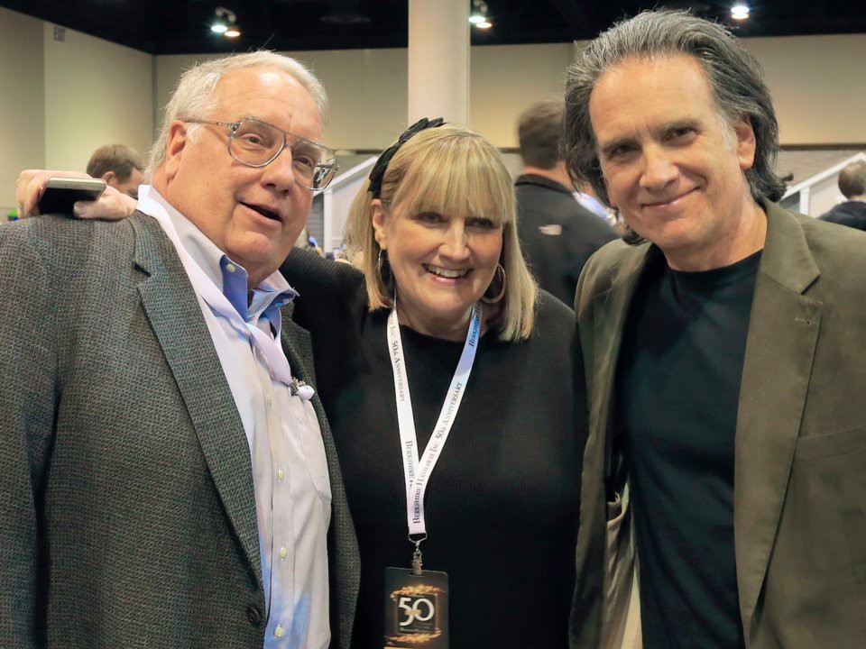 Warren Buffett tiêu khối tài sản gần 90 tỷ USD như thế nào? - Ảnh 22.