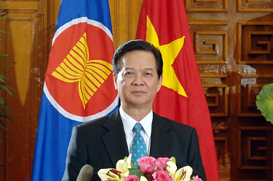 Thủ tướng Nguyễn Tấn Dũng chuyển đến các nhà lãnh đạo và nhân dân các nước ASEAN, các nước Đối tác của ASEAN và bạn bè quốc tế thông điệp của hòa bình, đoàn kết, hữu nghị và hợp tác phát triển - Ảnh: Nhật Bắc.