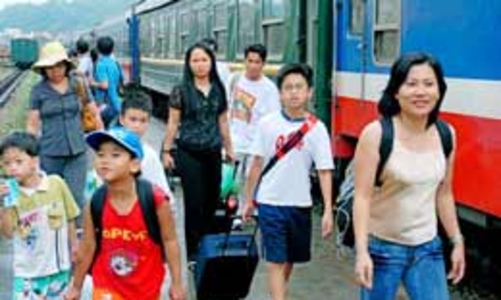 Tăng 11 đoàn tàu tuyến Sài Gòn - Nha Trang