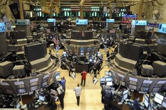 Vấn đề Hy Lạp đã khiến chứng khoán Mỹ đêm qua chao đảo - Ảnh: AP.