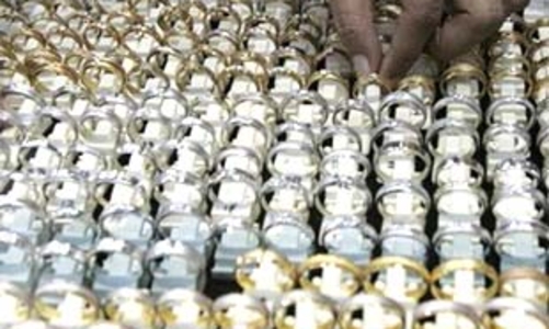 Giá vàng sụt mạnh, giá dầu mất mốc 40 USD/thùng