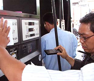 Cập nhật giá xăng mới sáng 21/7 - Ảnh: VNN.