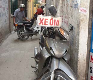 Hồi đầu năm nay, Bộ Giao thông Vận tải từng cho biết đang xây dựng dự thảo quy định quản lý "xe ôm".