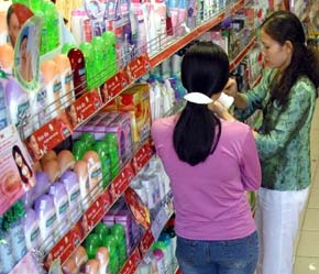 "Qui mô nhỏ, đầu tư không lớn nhưng mô hình cửa hàng tiện lợi có lợi thế là phục vụ nhanh và chu đáo hơn so với các siêu thị hay đại siêu thị" - Ảnh: Việt Tuấn.