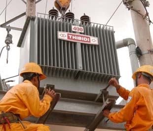 Hiện nay EVN vẫn đang là đơn vị độc quyền về phân phối điện - Ảnh: Việt Tuấn.