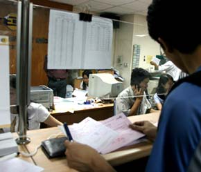 Giá giao dịch cổ phiếu của ngành dầu khí hiện đang ở mức rất cao so với các ngành khác.