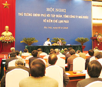 Hội nghị Thủ tướng gặp các tập đoàn, tổng công ty Nhà nước về kiềm chế lạm phát ngày 1/4/2008 tại Hà Nội.
