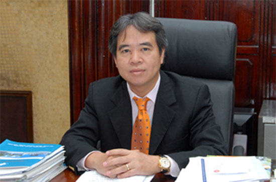 Thống đốc nói: “Từ nay đến hết tháng 6/2012, bỏ trần là không tưởng. Nếu bỏ thì mức biến động của lãi suất như thế nào cần phải tính toán”.