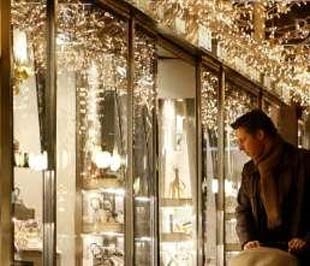 Việc những người giàu ở Mỹ đang tìm cách cắt giảm hoạt động mua sắm xa xỉ và thực tế này đúng là một "cơn ác mộng" đôi với thị trường hàng hiệu toàn cầu, với doanh thu hàng năm lên tới 175 tỷ USD.