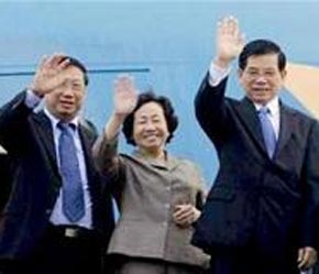 Chủ tịch nước và đoàn công tác rời Hà Nội thăm chính thức Hoa Kỳ. Ảnh: VNN.