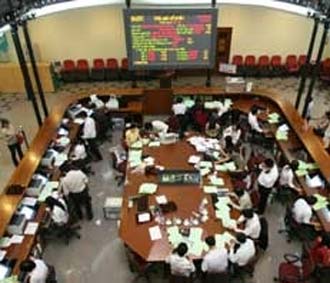 Vẫn có không ít nhà đầu tư chứng khoán chỉ dựa theo tin đồn mà "lướt sóng".