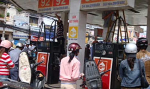 Đề xuất 3 phương án điều hành giá xăng dầu