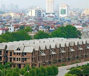 Nhiều người hy vọng, thị trường bất động sản sẽ sớm bình ổn trở lại.