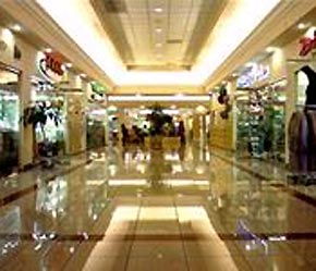 Một siêu thị của người Việt tại San Jose.