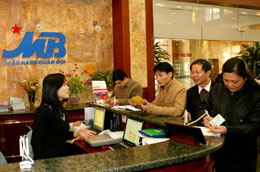 Trong trường hợp được cơ quan quản lý nhà nước cho phép, MB sẽ ưu tiên phương án có trích các quỹ để chia cổ phiếu thưởng cho cổ đông hiện hữu.