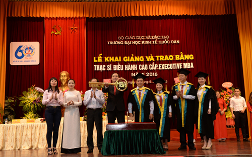 <div>Lễ khai giảng và trao bằng Thạc sĩ điều hành cao cấp Executive MBA.</div>