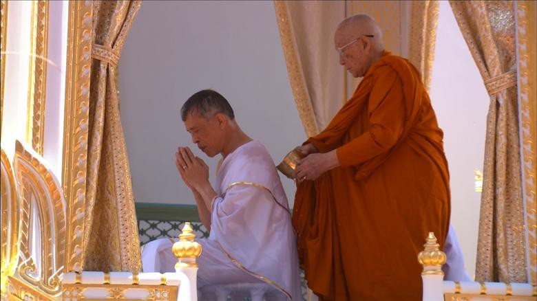 Vua Vajiralongkorn của Thái Lan chính thức đăng quang - Ảnh 3.