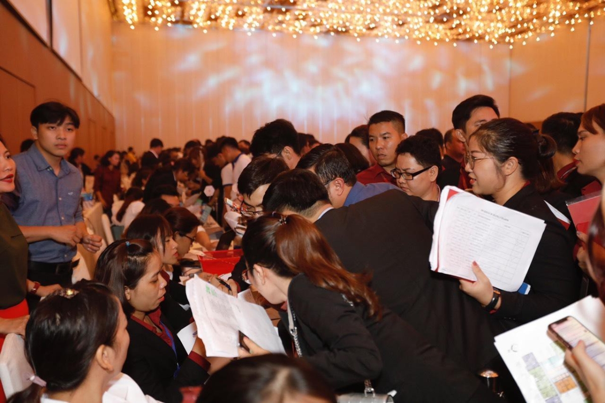 Cận cảnh sức hút dự án căn hộ có Vincom Plaza trong khuôn viên tại Bình Dương - Ảnh 2.