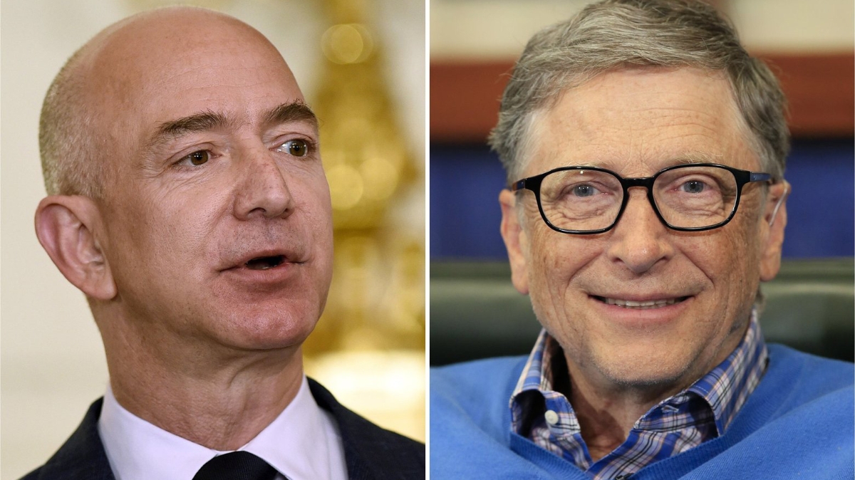 Ông Jeff Bezos (trái) và ông Bill Gates.