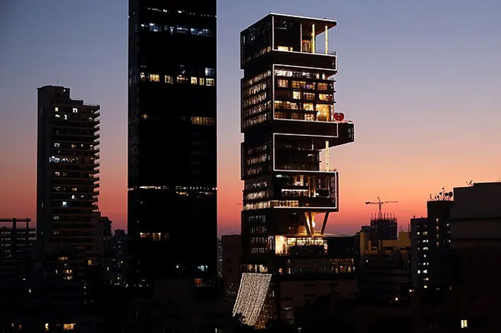 Dinh thự Antilia của nhà Mukesh Ambani ở Mumbai - Ảnh: Reuters/FT.