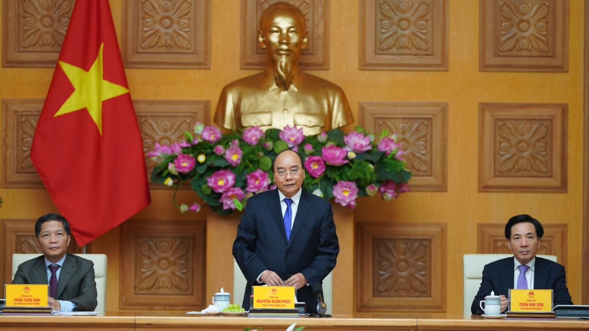 Thủ tướng lưu ý Bộ Công Thương, các doanh nghiệp phải có bước đi, cách làm hiệu quả hơn nữa, sản lượng lớn hơn, chất lượng tốt hơn, giá trị thu về cho đất nước nhiều hơn nữa. Phải có nhiều sản phẩm THQG hơn nữa, đóng góp vào phát triển đất nước hùng cường.