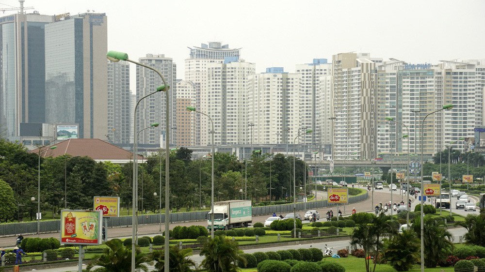 Khu vực trung tâm Hà Nội hiện có quá nhiều nhà chung cư cao tầng.