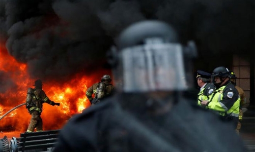 Bạo lực bùng phát tại thủ đô Mỹ ngày đầu Trump nhậm chức