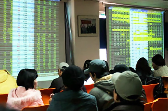 Lãi suất trái phiếu giảm là tín hiệu tốt cho thị trường chứng khoán.