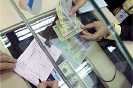 Đã bước chân đến cửa ngân hàng thì phải chấp nhận những nguyên tắc lạnh lùng nhưng đâu đó, vẫn có những khe cửa lành mạnh để hỗ trợ người vay giảm bớt thời gian, công sức và chi phí cơ hội.