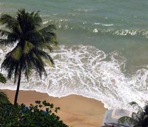 Nước biển sẽ được cất để thu về nước ngọt phục vụ sinh hoạt.