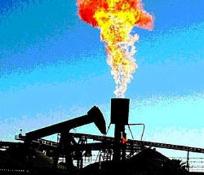 Hiện khu vực phía Bắc nhiều dầu lửa của Iraq nằm dưới sự cai trị của chính quyền bán tự trị người Kurd.