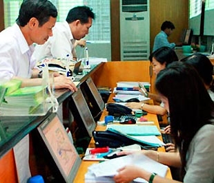 Với khối lượng giao dịch lớn như vậy và giá giao động hẹp, niềm tin của thị trường vẫn chưa mất đi vì một lực mua mạnh tiếp tục tham gia khi giá cổ phiếu giảm - Ảnh: Vnexpress.