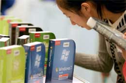 Giá bán lẻ Windows 7 vẫn còn cao so với mức thu nhập trung bình của người dân Việt Nam - Ảnh: Getty Images.