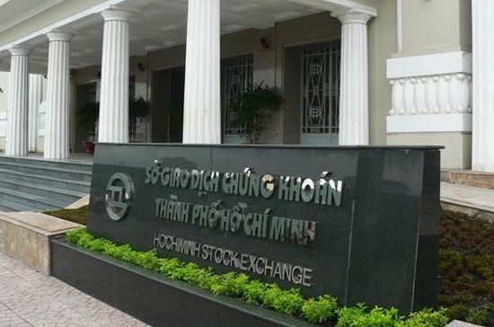 Trong ngày 16/8, HOSE có công văn chấp thuận về nguyên tắc niêm yết cho 2 doanh nghiệp mới với tổng lượng đăng ký niêm yết là 120 triệu cổ phiếu.