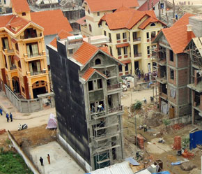 Quá trình cấp giấy chứng nhận sở hữu nhà và đất sẽ nhanh hơn - Ảnh: Việt Tuấn